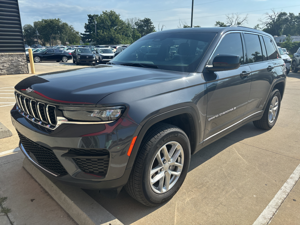 used 2025 JEEP GRAND CHEROKEE Laredo X