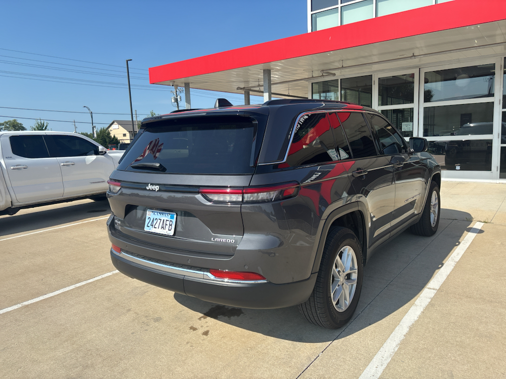 used 2025 JEEP GRAND CHEROKEE Laredo X