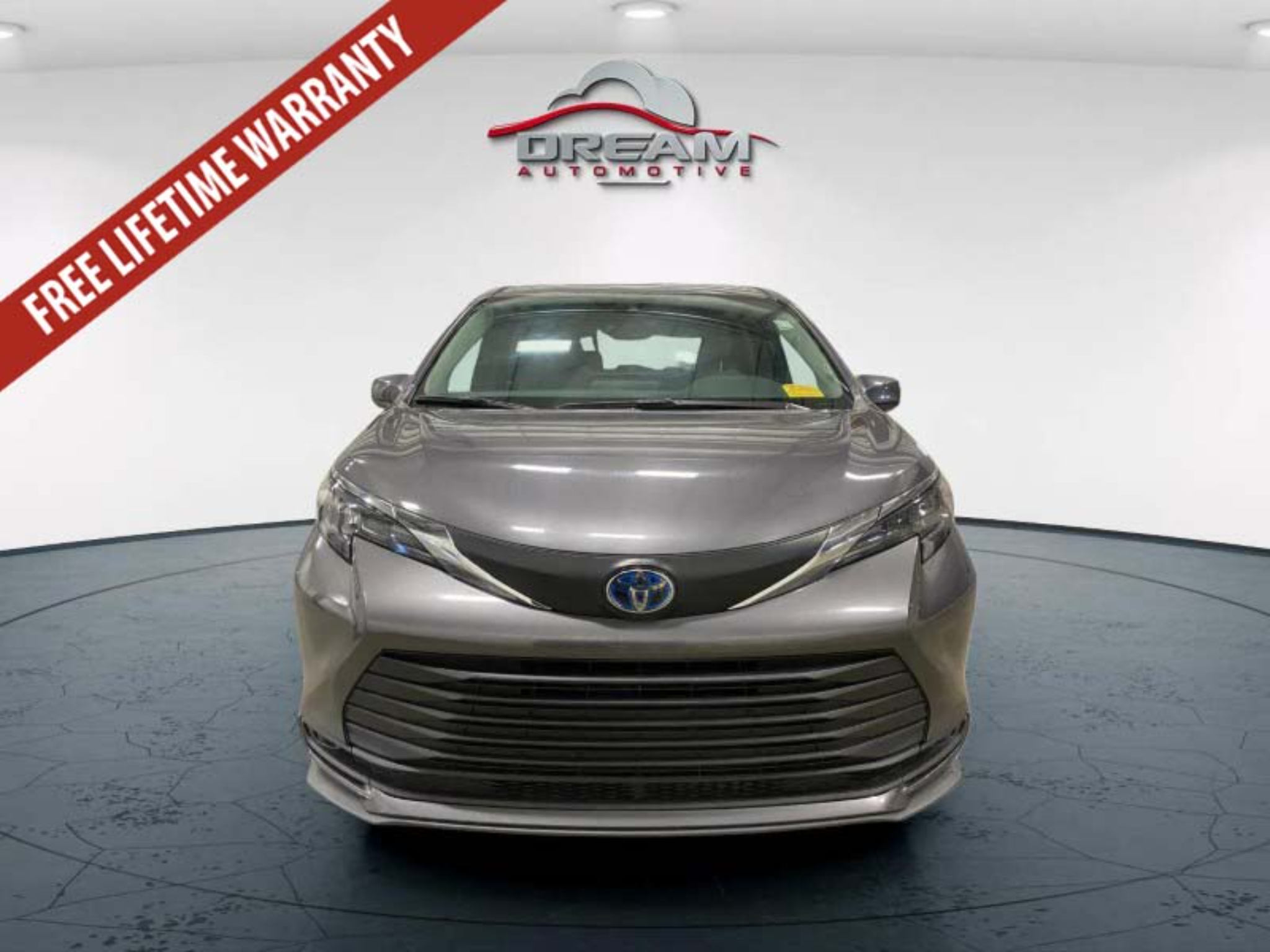 used 2025 TOYOTA SIENNA LE