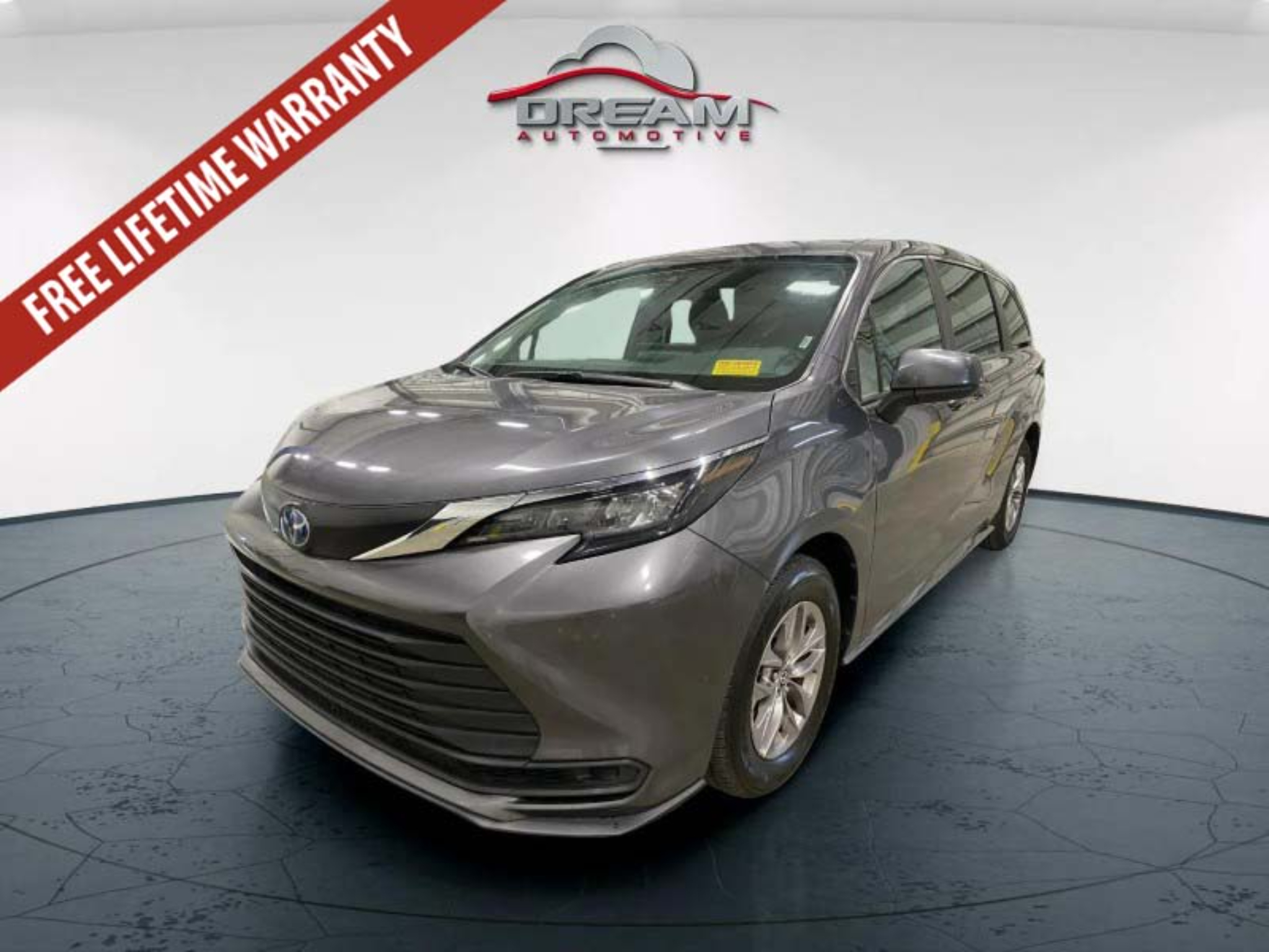 used 2025 TOYOTA SIENNA LE
