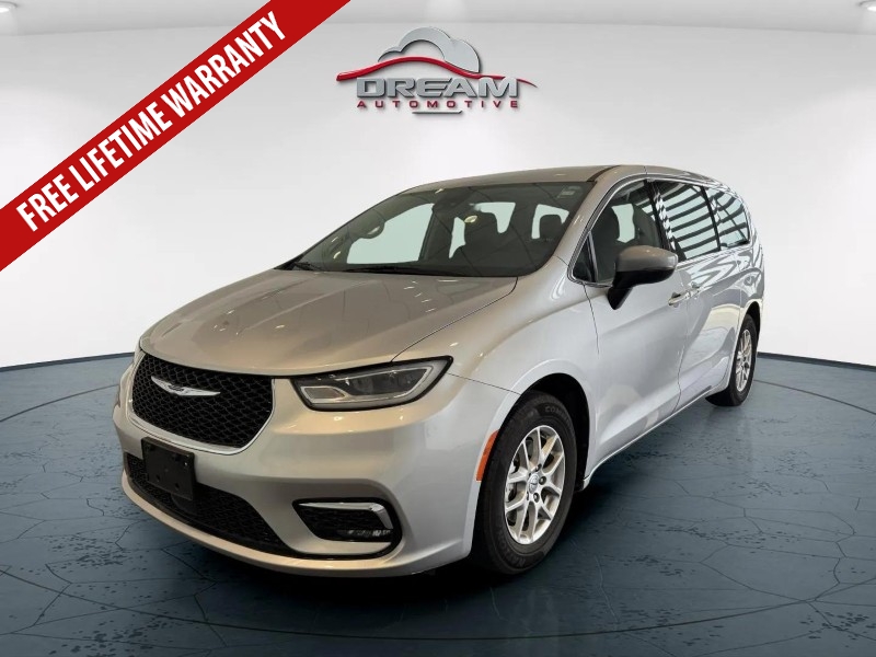 used 2023 CHRYSLER PACIFICA Touring L