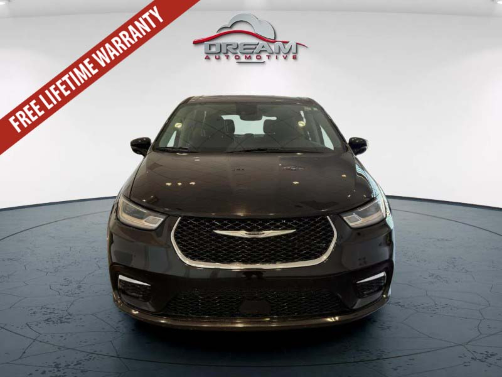 Used 2024 Chrysler Pacifica Touring L with VIN 2C4RC1BG9RR139951 for sale in Kansas City