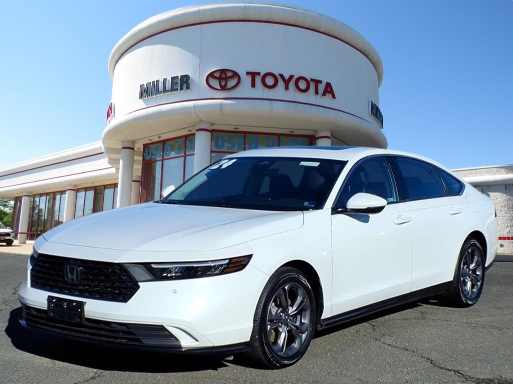 2024 Honda Accord Hybrid EX-L's photo