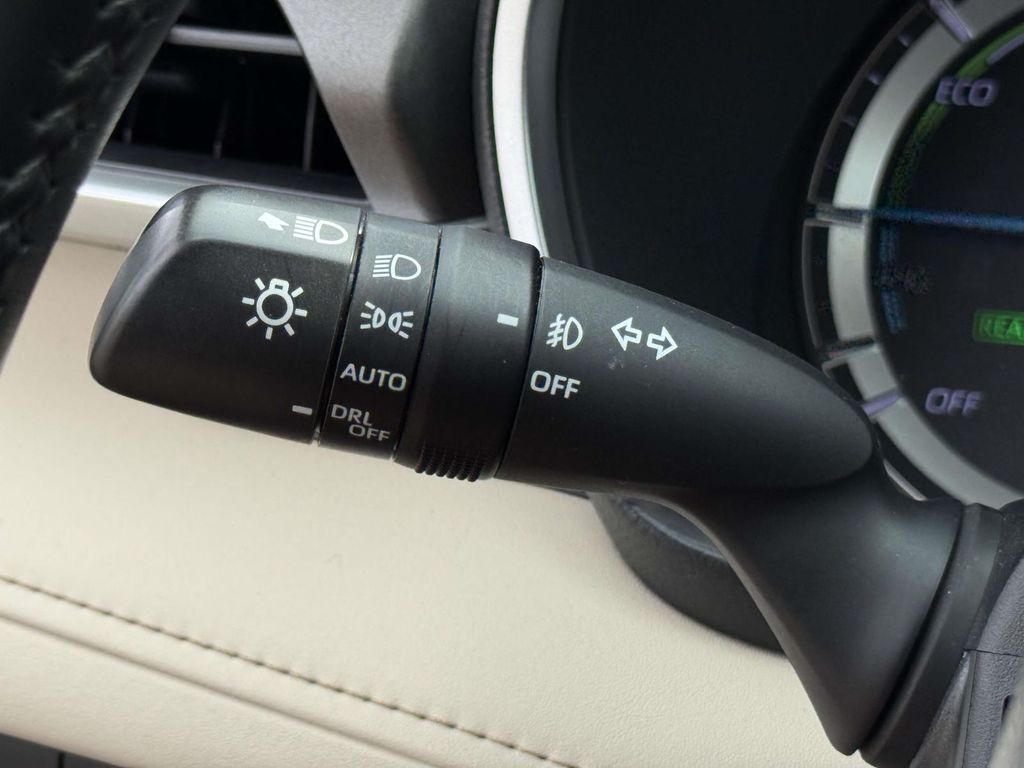 Used 2023 Toyota Highlander Hybrid SUV