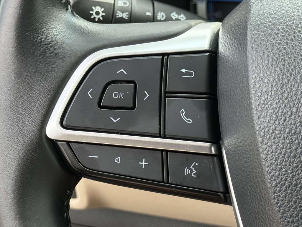 Used 2023 Toyota Highlander Hybrid SUV