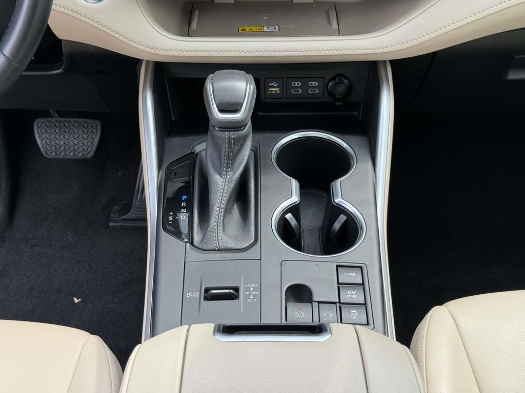Used 2023 Toyota Highlander Hybrid SUV