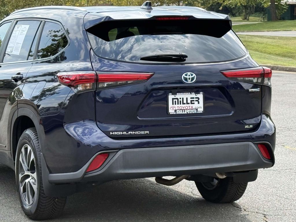 Used 2023 Toyota Highlander Hybrid SUV