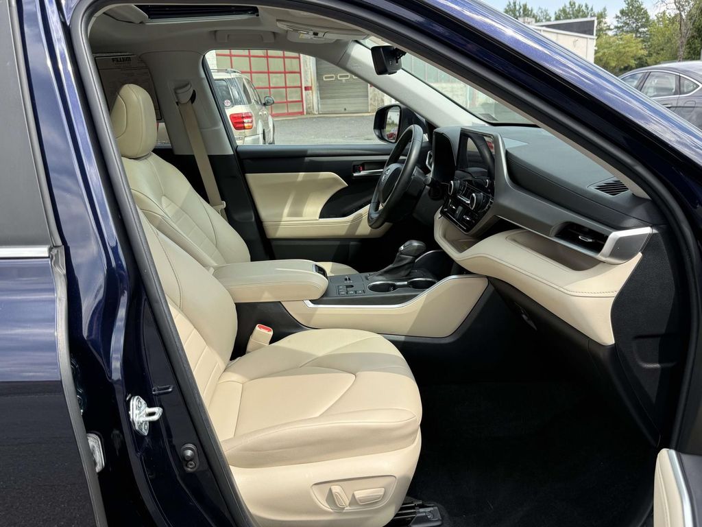 Used 2023 Toyota Highlander Hybrid SUV