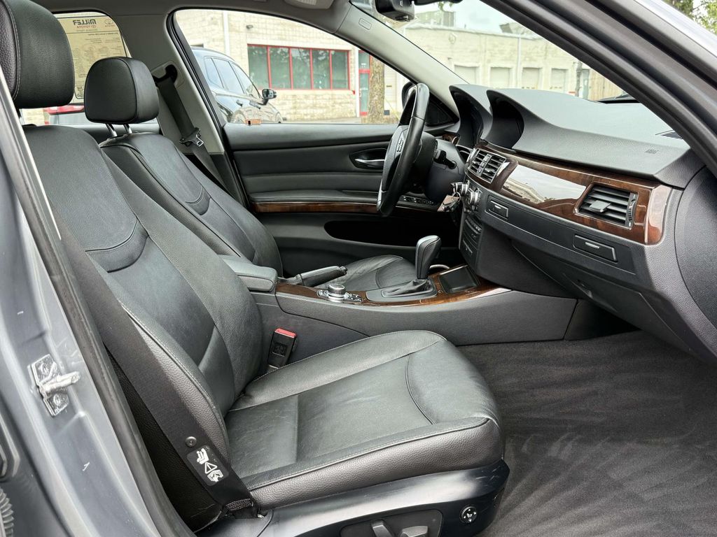 Used 2011 BMW 3 series Sedan