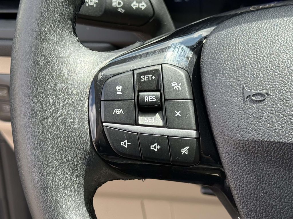 Used 2022 Ford Escape Hybrid SUV