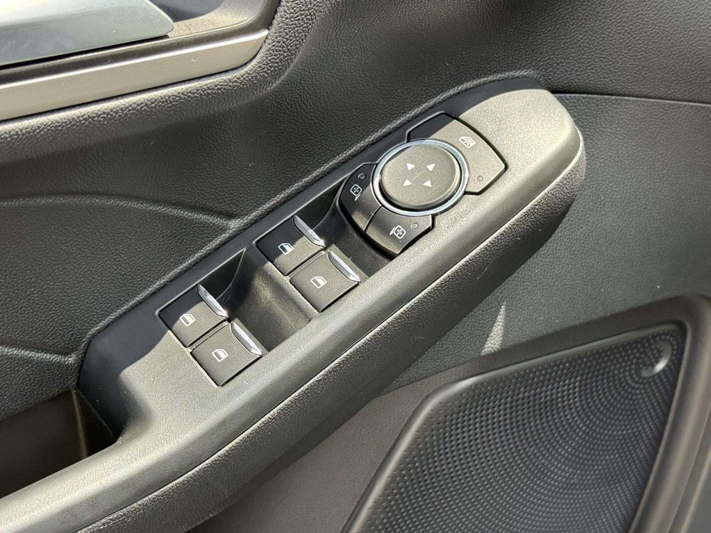 Used 2022 Ford Escape Hybrid SUV