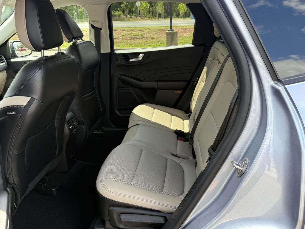 Used 2022 Ford Escape Hybrid SUV