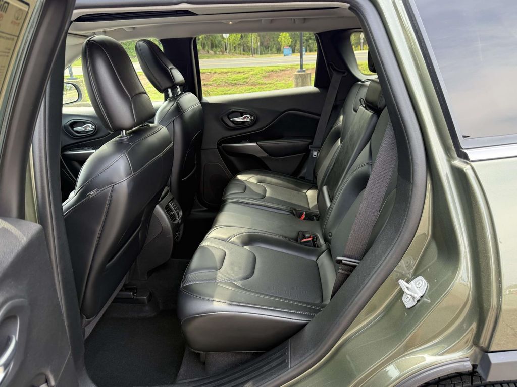 Used 2019 Jeep Cherokee SUV