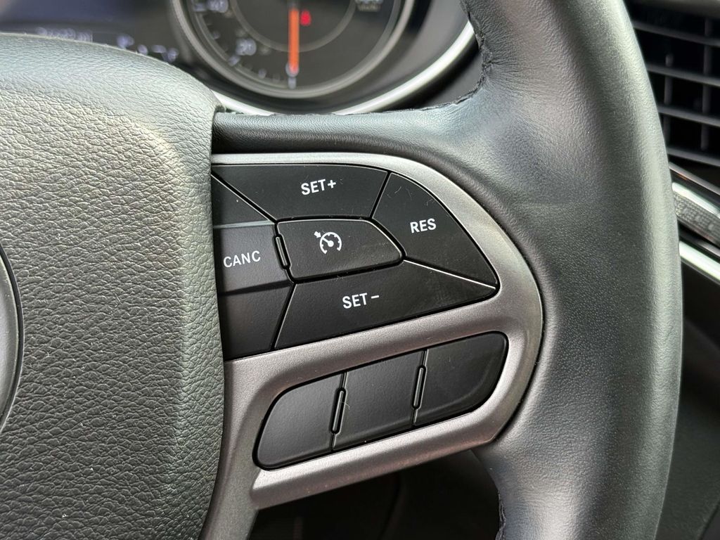 Used 2019 Jeep Cherokee SUV