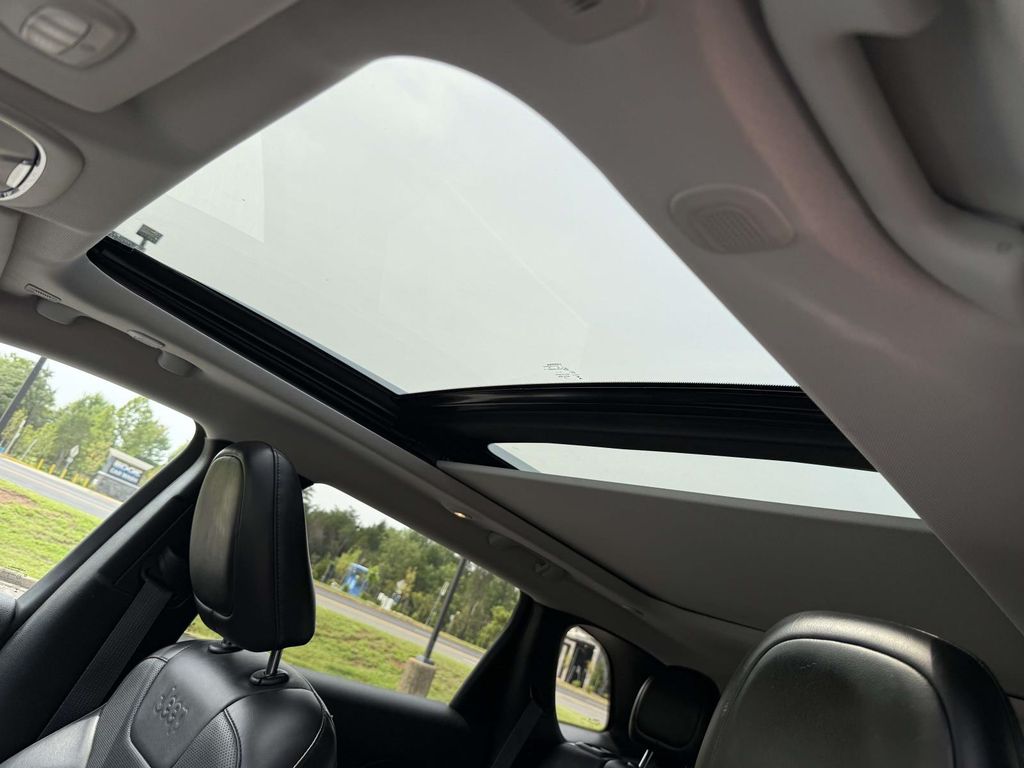 Used 2019 Jeep Cherokee SUV