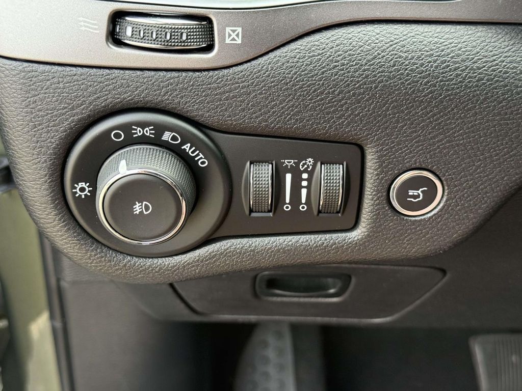 Used 2019 Jeep Cherokee SUV