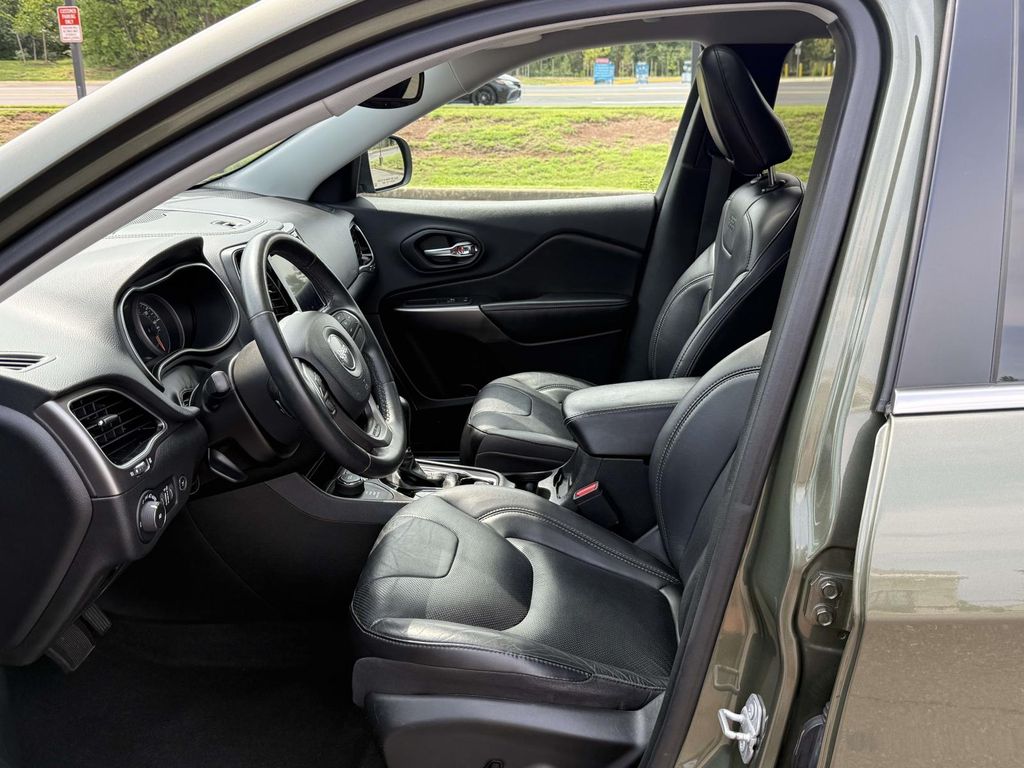 Used 2019 Jeep Cherokee SUV