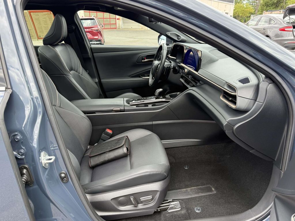 Used 2025 Toyota Crown Signia SUV