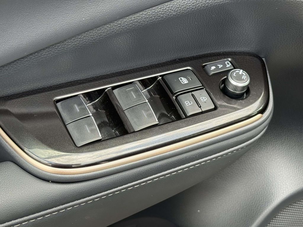 Used 2025 Toyota Crown Signia SUV