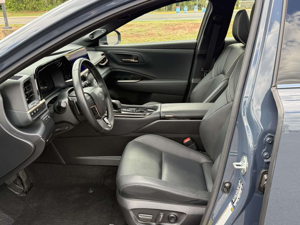 Used 2025 Toyota Crown Signia SUV