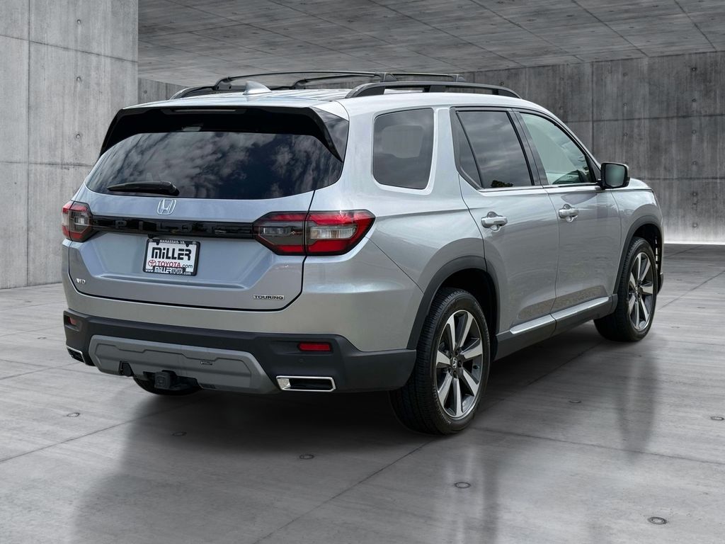 Used 2025 Honda Pilot SUV