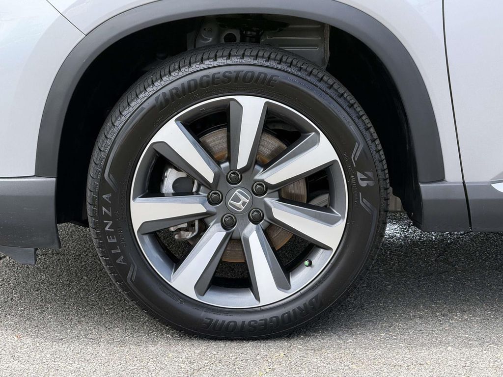 Used 2025 Honda Pilot SUV
