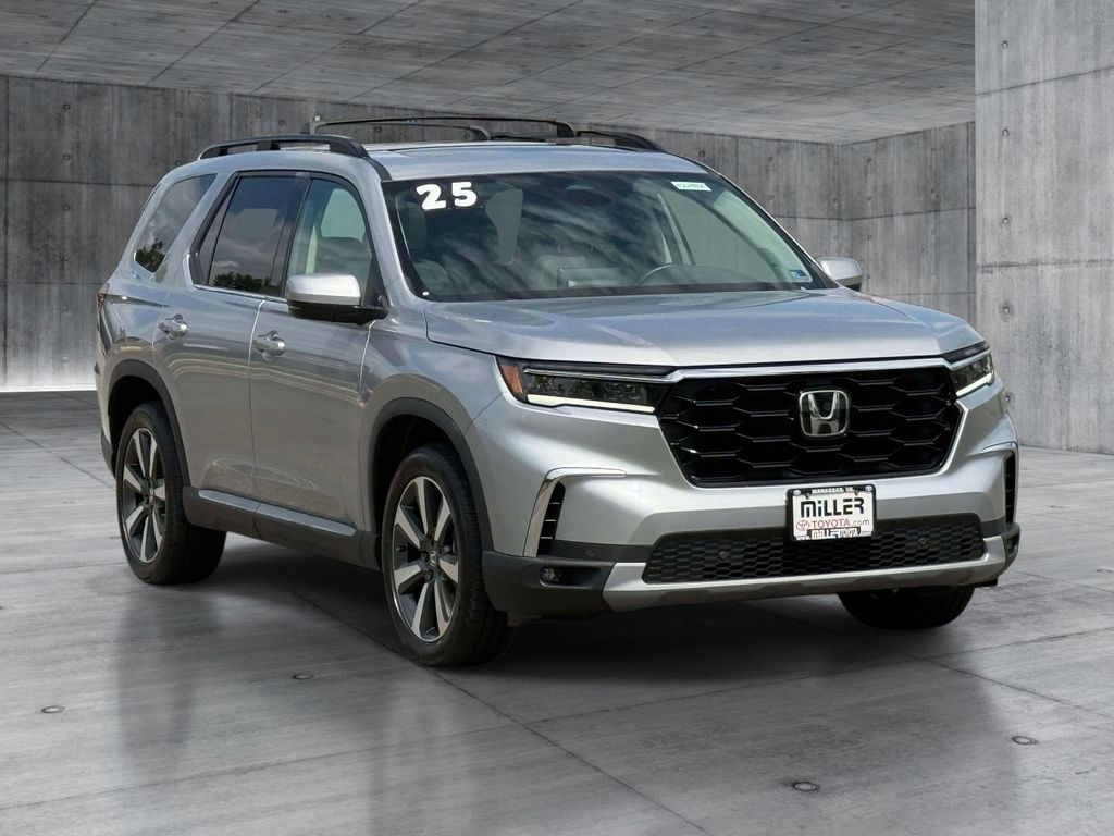 Used 2025 Honda Pilot SUV
