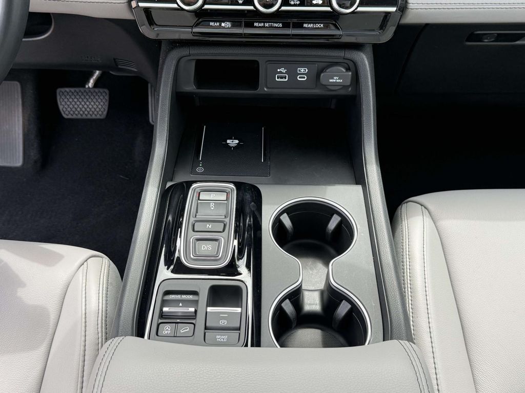 Used 2025 Honda Pilot SUV