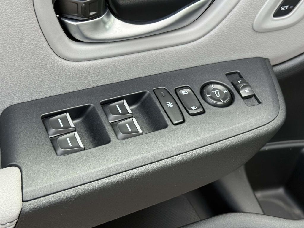 Used 2025 Honda Pilot SUV