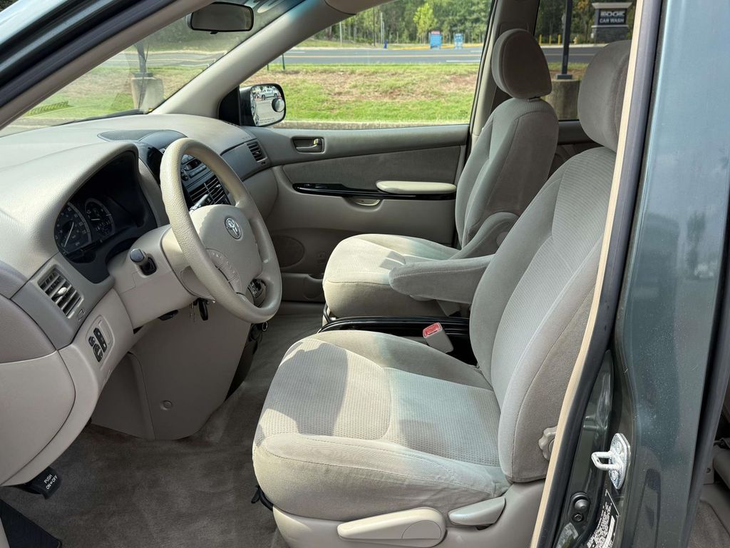 Used 2005 Toyota Sienna Van