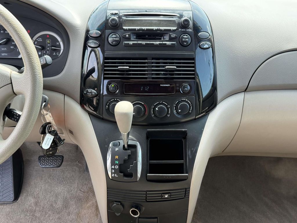 Used 2005 Toyota Sienna Van