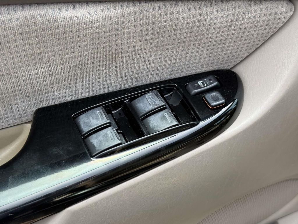 Used 2005 Toyota Sienna Van