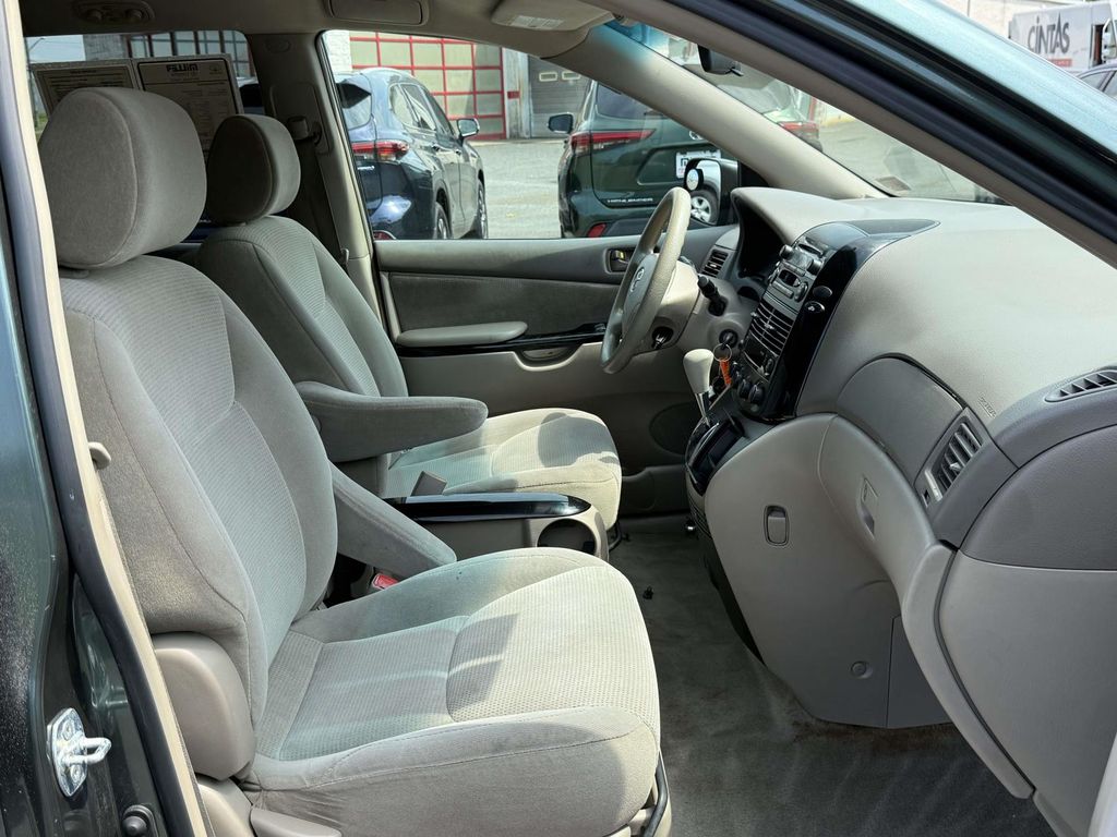 Used 2005 Toyota Sienna Van