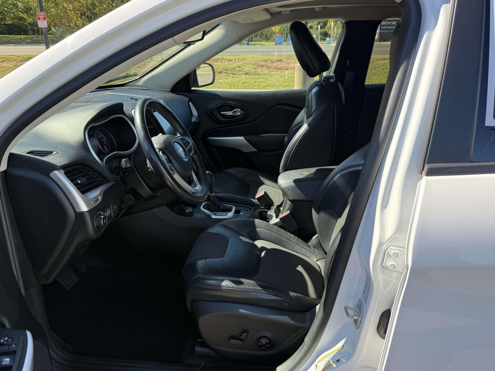 Used 2018 Jeep Cherokee SUV