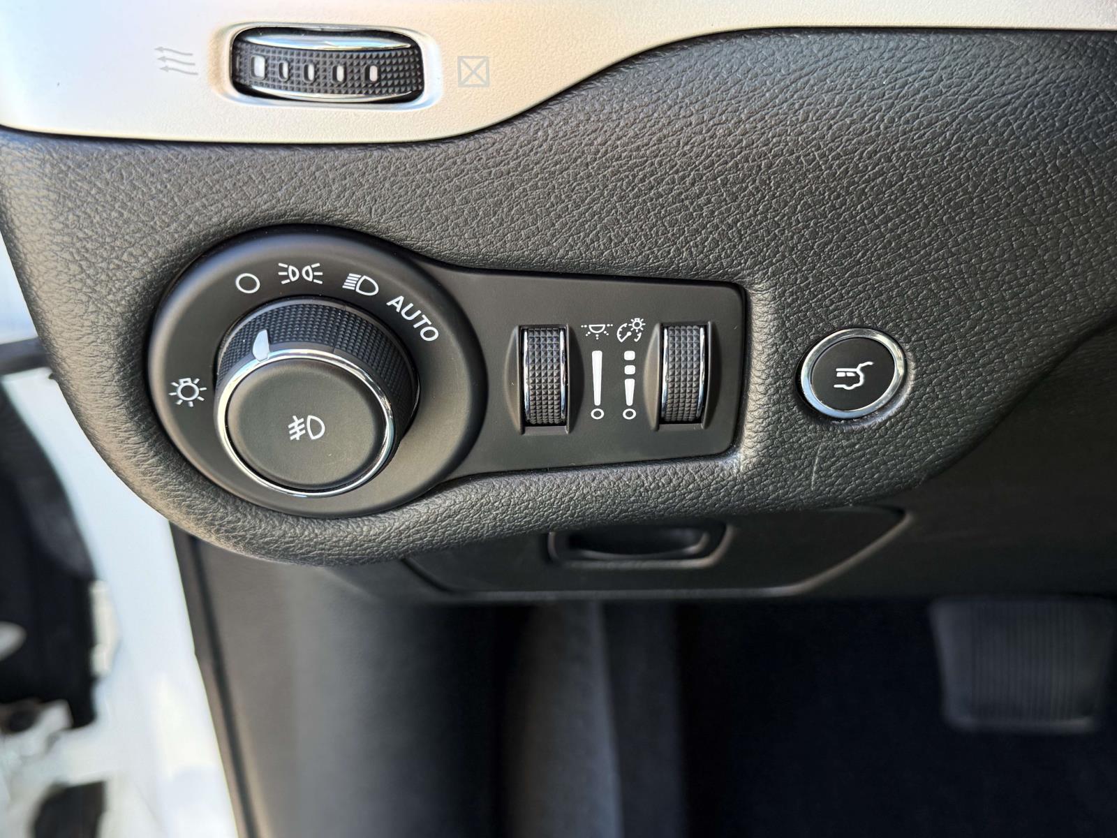 Used 2018 Jeep Cherokee SUV