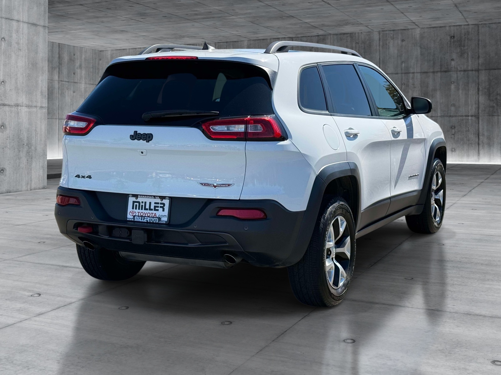 Used 2018 Jeep Cherokee SUV