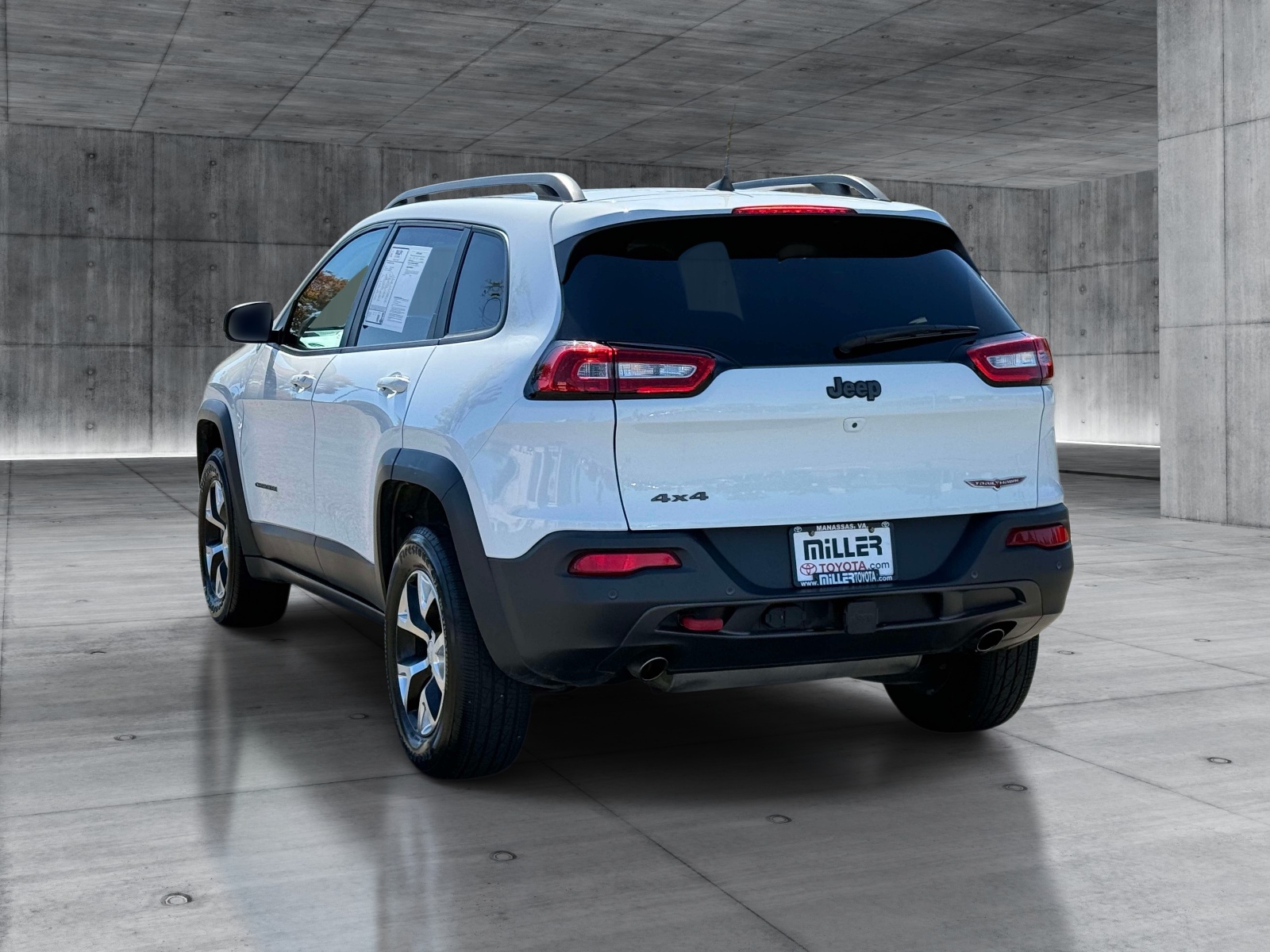 Used 2018 Jeep Cherokee SUV