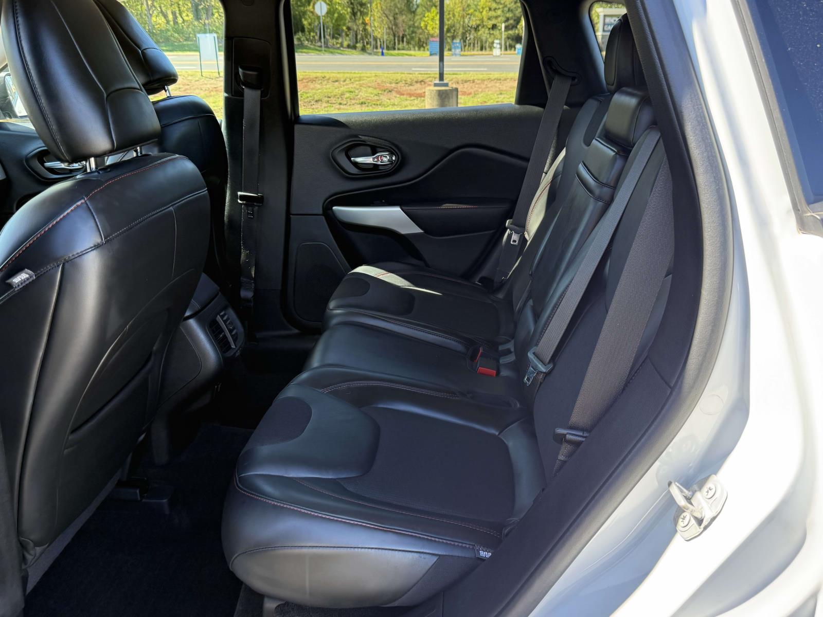 Used 2018 Jeep Cherokee SUV