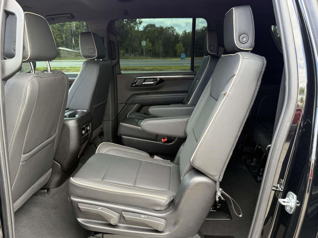 Used 2025 Chevrolet Suburban SUV