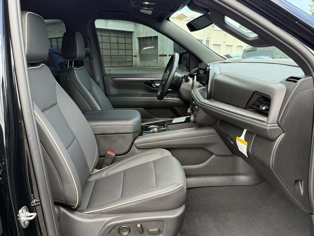 Used 2025 Chevrolet Suburban SUV