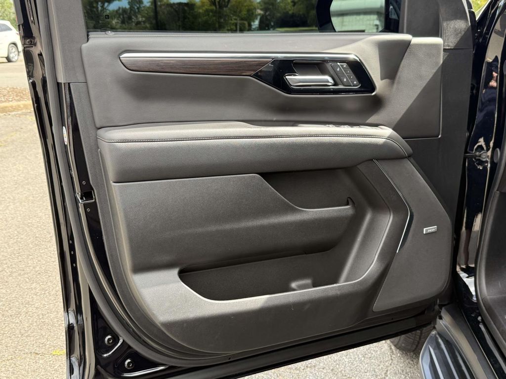 Used 2025 Chevrolet Suburban SUV