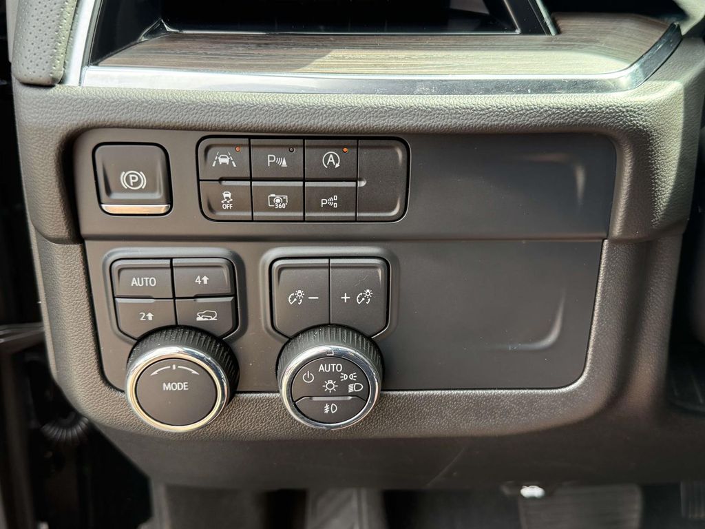 Used 2025 Chevrolet Suburban SUV