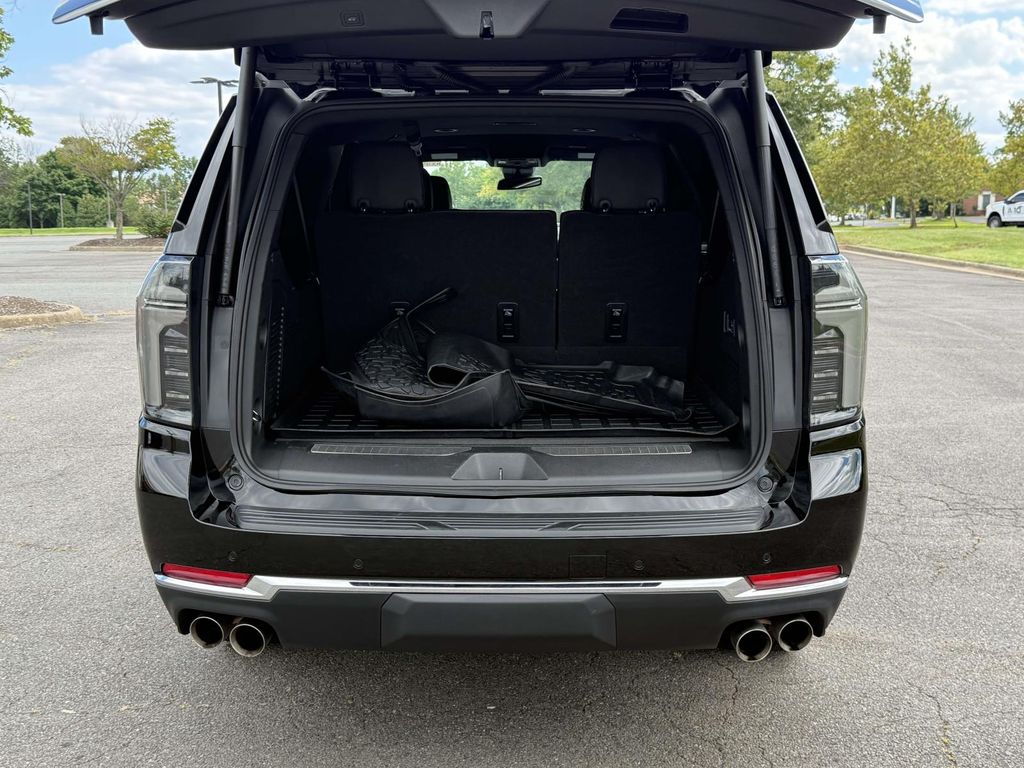 Used 2025 Chevrolet Suburban SUV