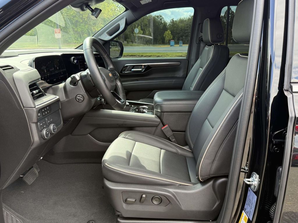 Used 2025 Chevrolet Suburban SUV