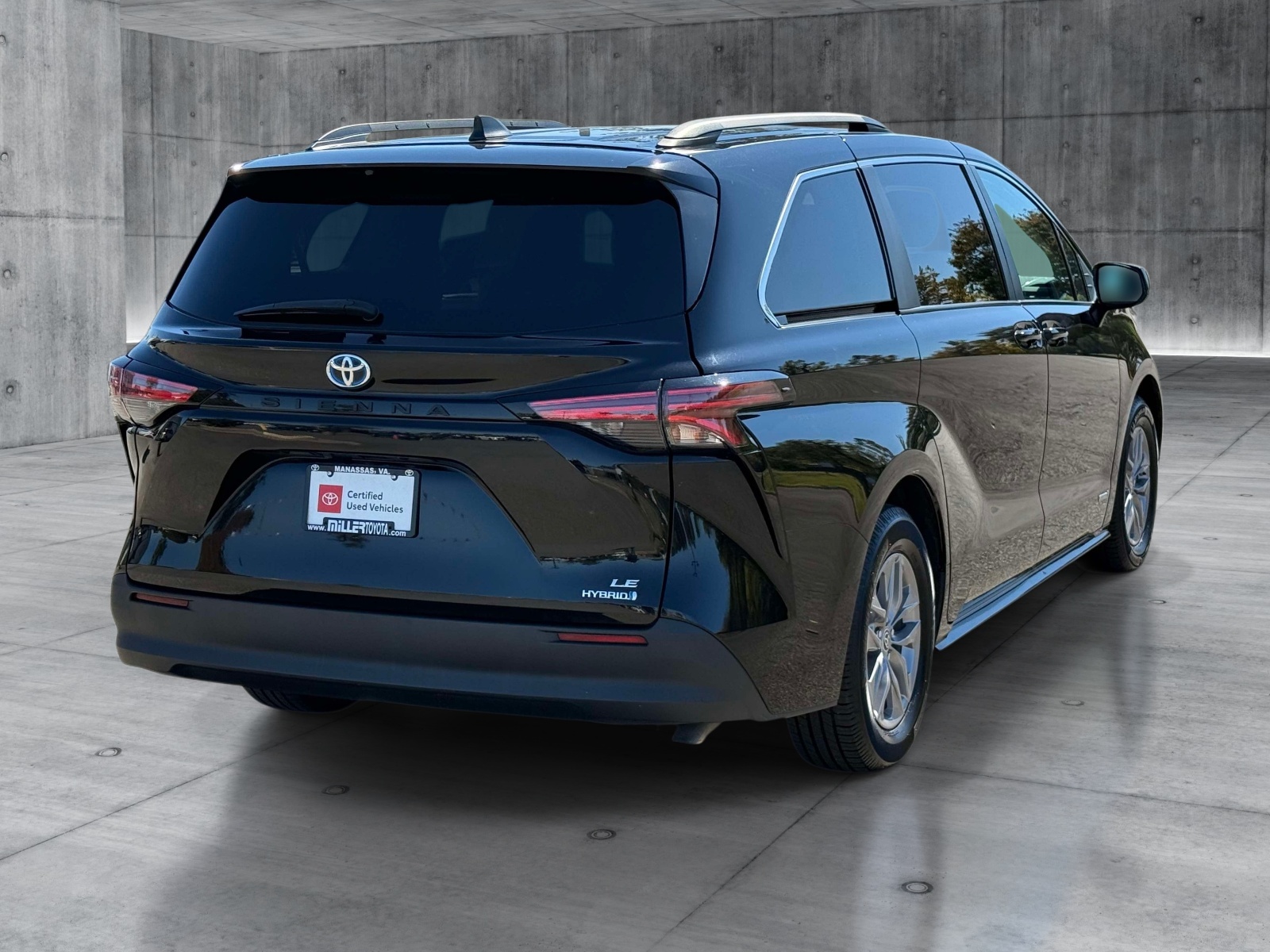 Used 2021 Toyota Sienna Van