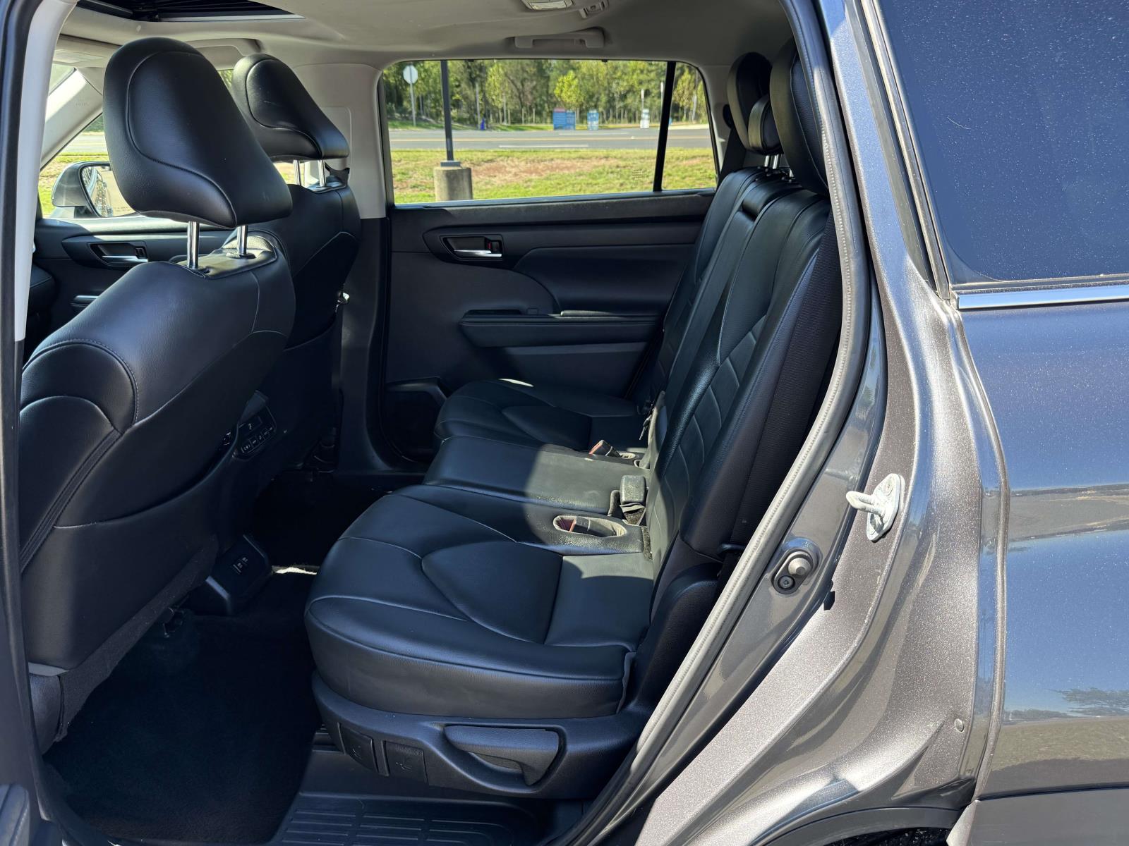 Used 2021 Toyota Highlander SUV
