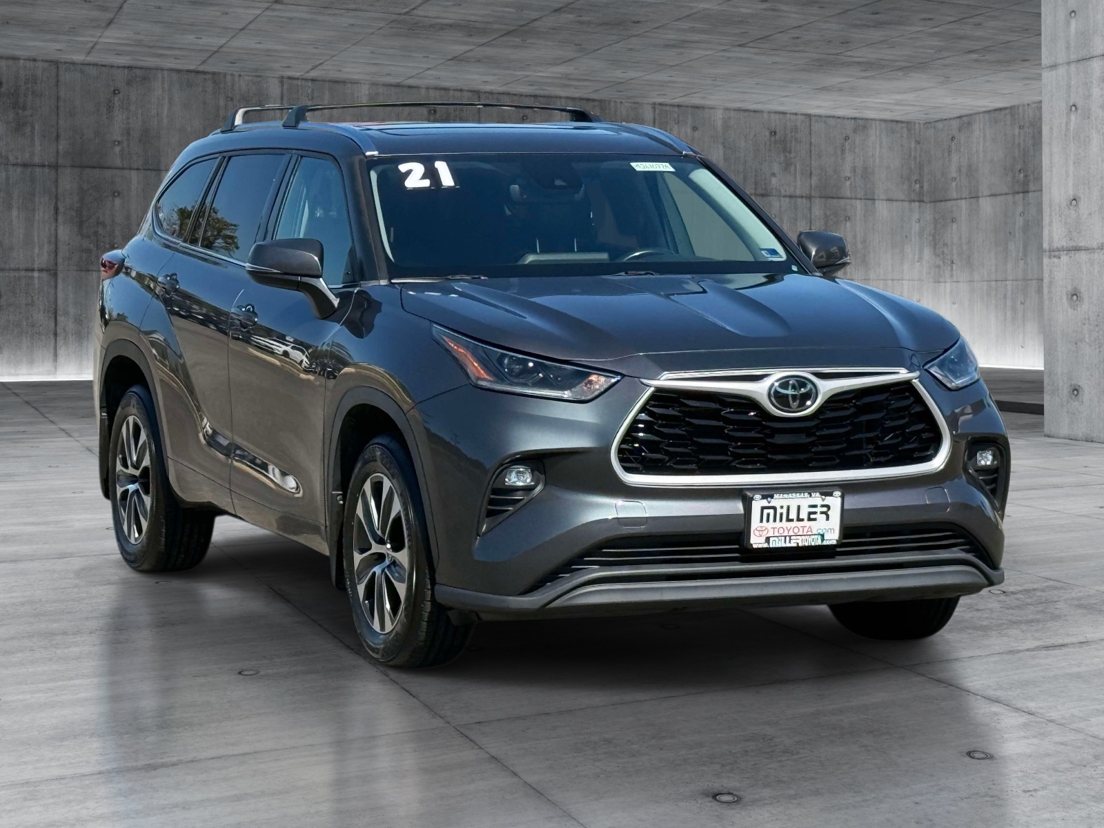 Used 2021 Toyota Highlander SUV
