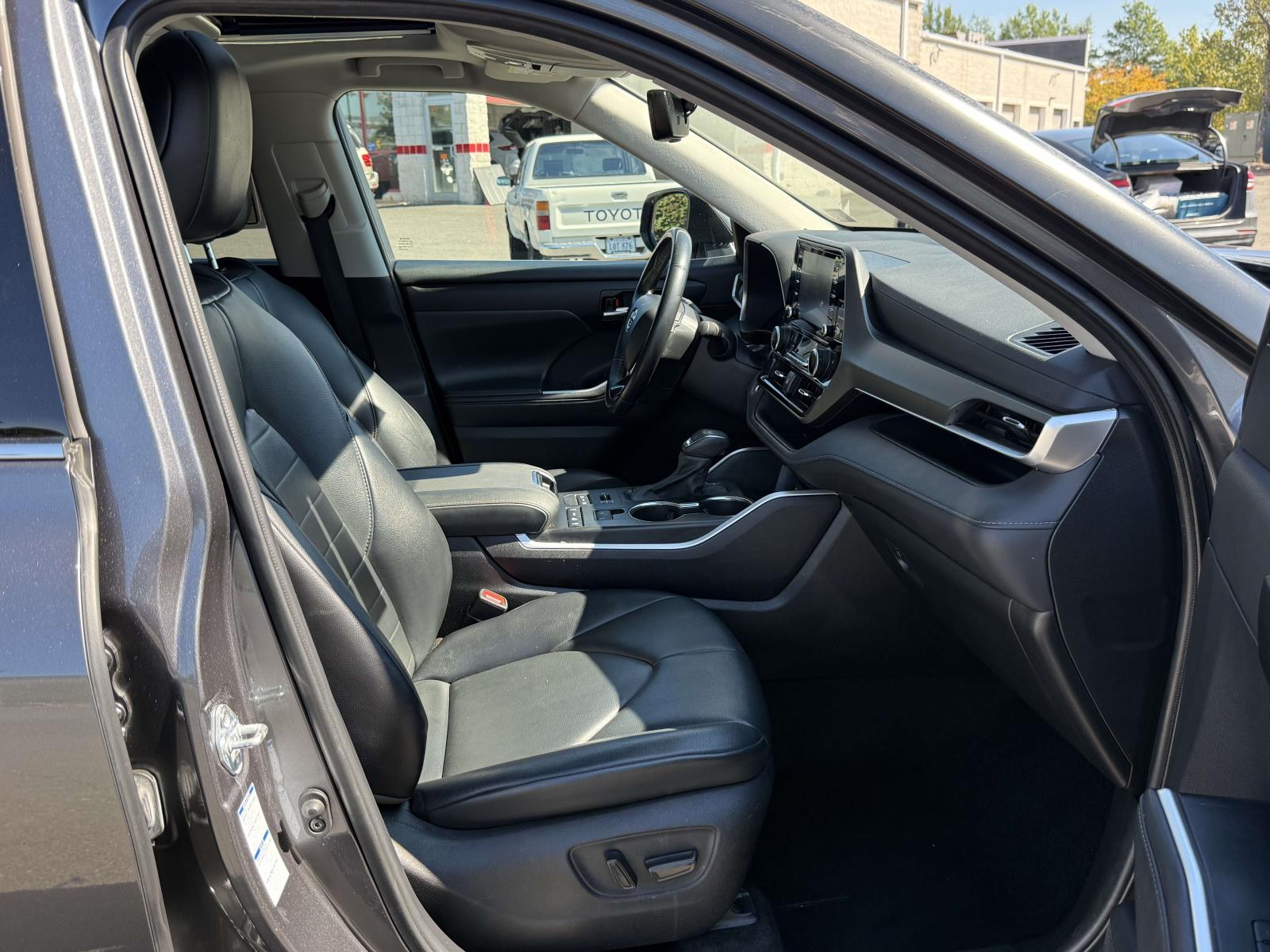 Used 2021 Toyota Highlander SUV