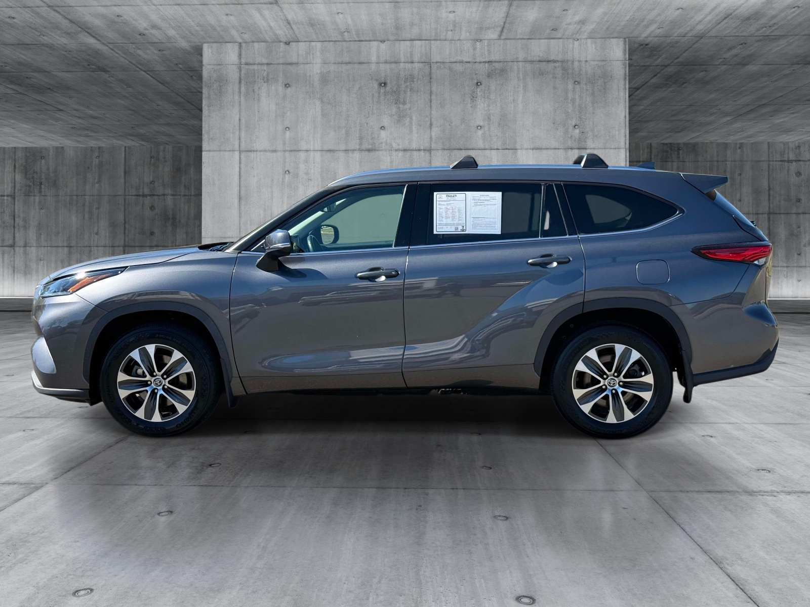 Used 2021 Toyota Highlander SUV
