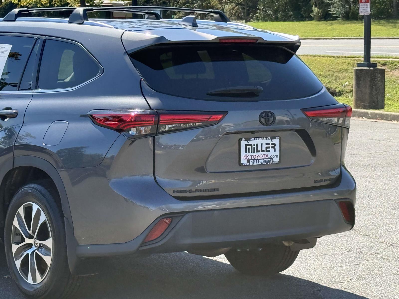 Used 2021 Toyota Highlander SUV